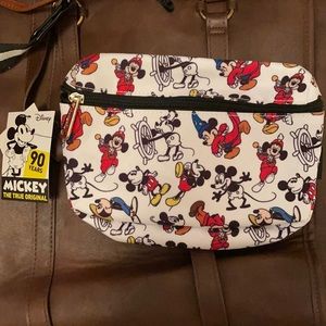 Disney loungefly exclusive fanny pack Mickey Mouse print - brand new